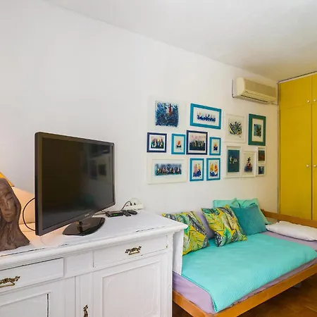 2 Bedroom In - Supetar