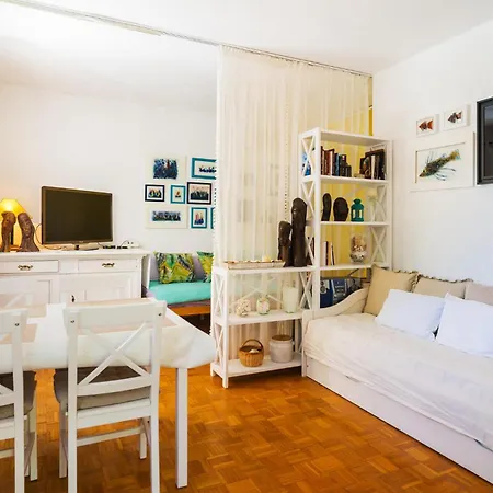 2 Bedroom In - Supetar *